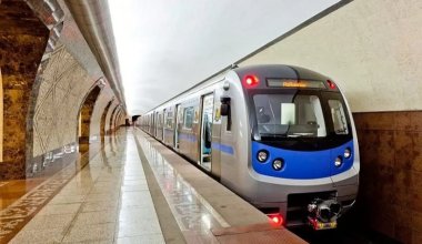 Сотрудники алматинского метро протестуют против массовых увольнений