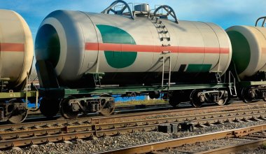 Казахстан временно прекратил вывоз автогаза в Россию