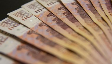 Тенге рекордно укрепился к рублю