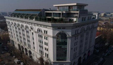 Бизнес-центр Кайрата Сатыбалды завис на аукционах: цена падает, покупателей нет