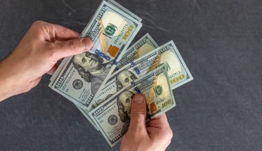 Доллар закрепился у новой отметки