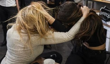 Женщины устроили драку на границе с Кыргызстаном: что произошло