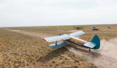 Самолет потерпел аварию во время обработки полей от саранчи в Актюбинской области