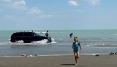 Водителя Mercedes, устроившего заезд по озеру Балхаш, отправили за решетку