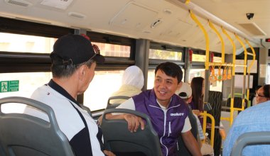 Разговор начистоту: акцию в автобусах Жезказгана провели кандидаты в депутаты Курултая от партии «Әділет»