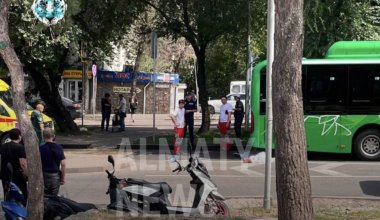 Пассажирский автобус насмерть сбил девушку в Алматы