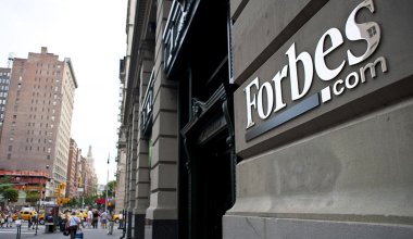 Скандал в Forbes: главреда уволили из-за получения миллионов долларов от партнёра